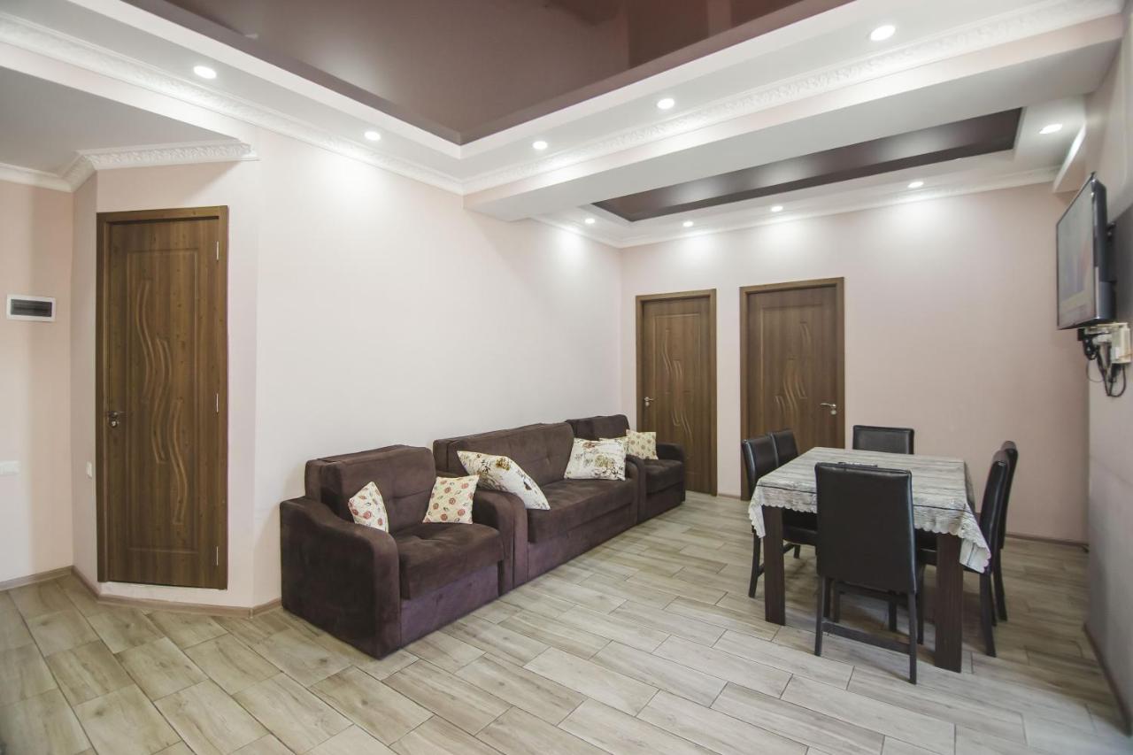 Apartment Two Bedroom With Balcony In Gonio