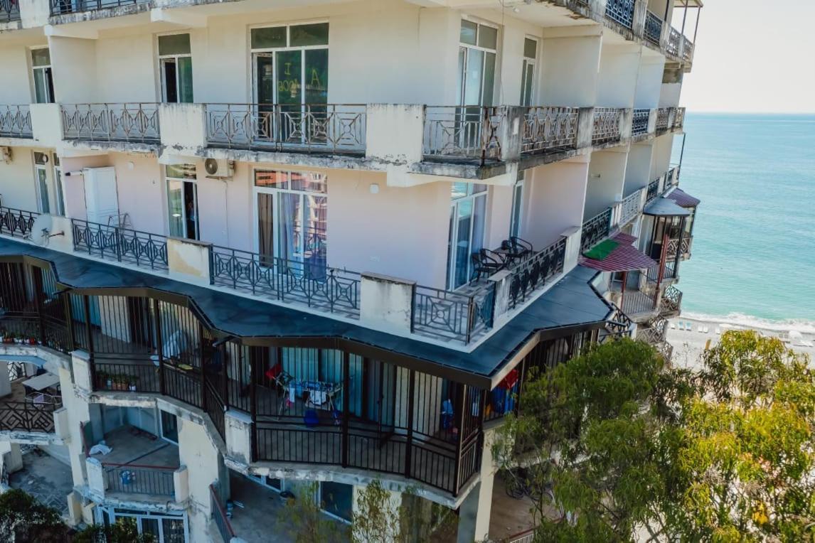 Two Bedroom With Balcony In Apartment *