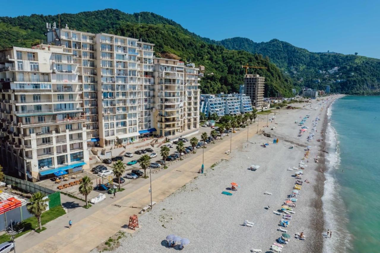 Two Bedroom With Balcony In Apartment *